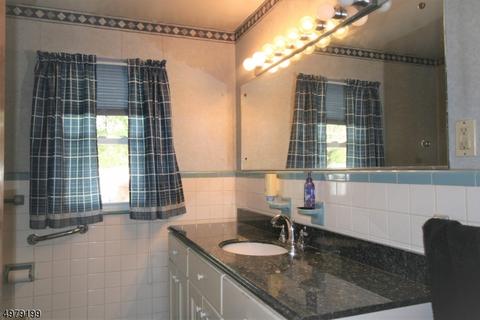 50 Sears Pl, Wayne, NJ 07470 photo 15