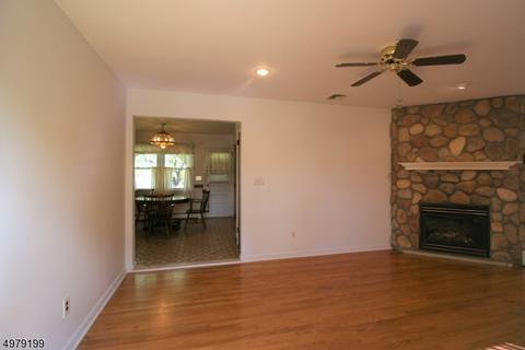 50 Sears Pl, Wayne, NJ 07470 photo 8