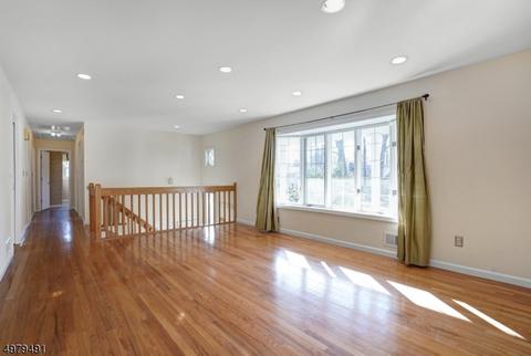 102 Sutton Dr, Berkeley Heights, NJ 07922 photo 12
