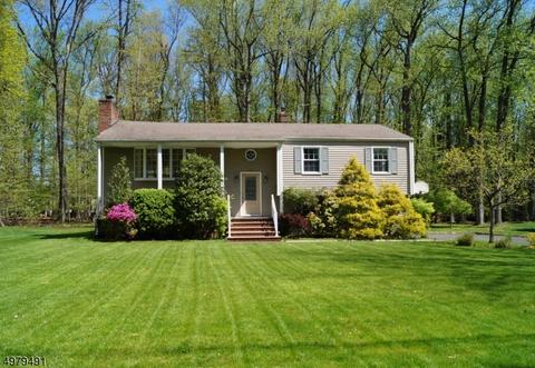 102 Sutton Dr, Berkeley Heights, NJ 07922 photo 2