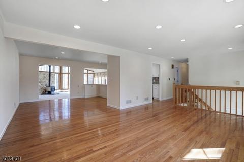 102 Sutton Dr, Berkeley Heights, NJ 07922 photo 11