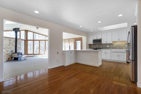 102 Sutton Dr, Berkeley Heights, NJ 07922 photo 3