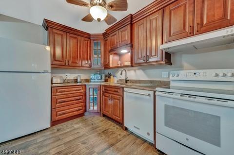 9 Grove Pl, Wayne, NJ 07470 photo 6