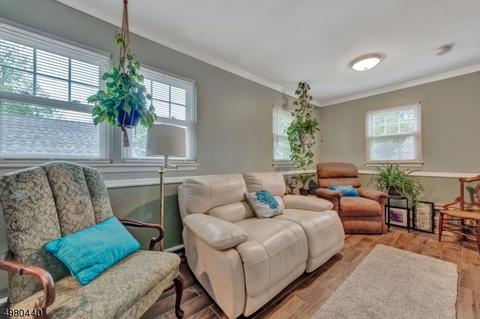 9 Grove Pl, Wayne, NJ 07470 photo 4