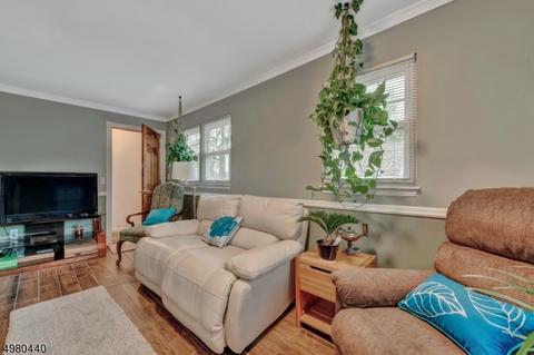 9 Grove Pl, Wayne, NJ 07470 photo 3