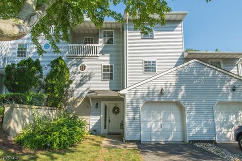 29 Bowfell Ct, Wayne, NJ 07470 photo 1
