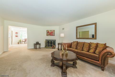 29 Bowfell Ct, Wayne, NJ 07470 photo 8