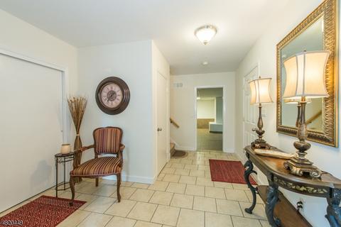 29 Bowfell Ct, Wayne, NJ 07470 photo 4