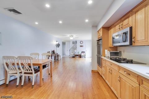 47 Emerson Pl, Wayne, NJ 07470 photo 6