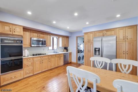 47 Emerson Pl, Wayne, NJ 07470 photo 7