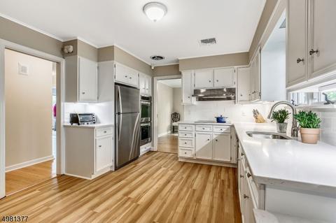 112 Beekman Rd, Summit, NJ 07901 photo 6