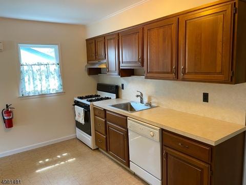 121 Locust Dr, Union, NJ 07083 photo 3