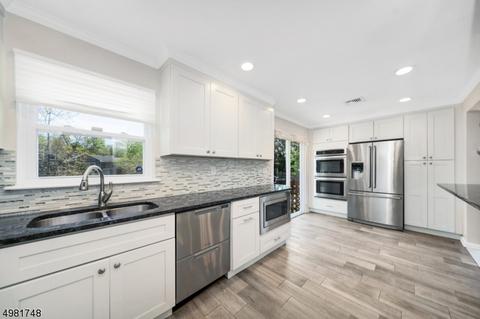 33 Cypress Ter, Springfield, NJ 07081 photo 4