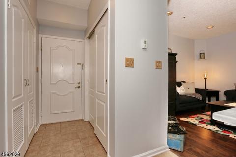 601 Brittany Dr, Wayne, NJ 07470 photo 6