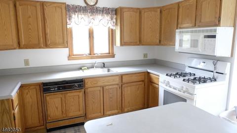 145 E Prospect St, Hackettstown, NJ 07840 photo 3