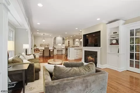 7 Woodmere Dr, Summit, NJ 07901 photo 4