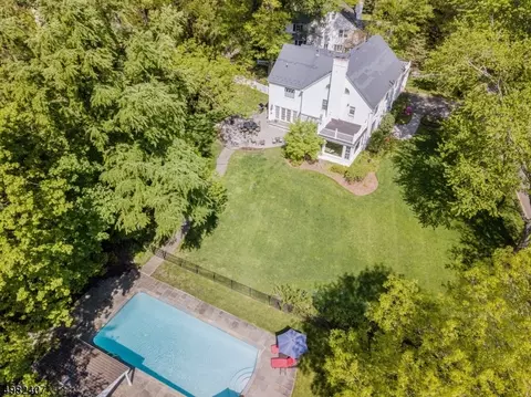 7 Woodmere Dr, Summit, NJ 07901 photo 2