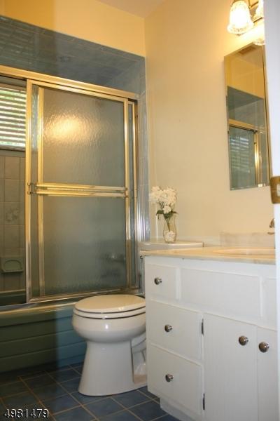 35 Highview Ter, Dover, NJ 07801 photo 13
