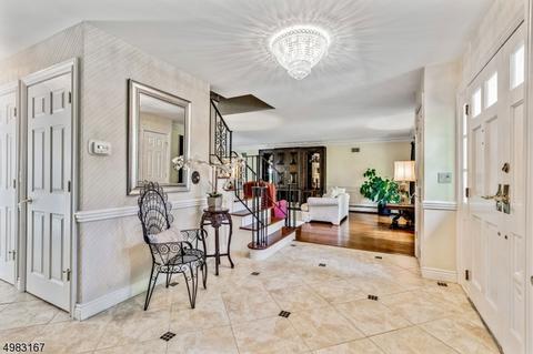 32 Pine Hill Dr, Upper Saddle River, NJ 07458 photo 3
