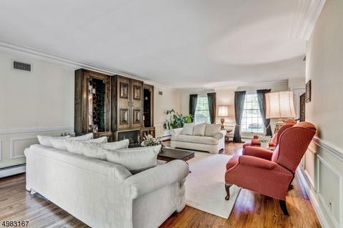 32 Pine Hill Dr, Upper Saddle River, NJ 07458 photo 4