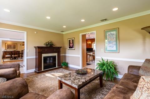 38 Gates Pl, Wayne, NJ 07470 photo 5