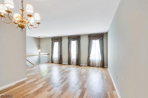 111 Bobolink Ct, Wayne, NJ 07470 photo 7