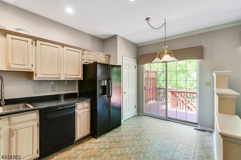 111 Bobolink Ct, Wayne, NJ 07470 photo 11