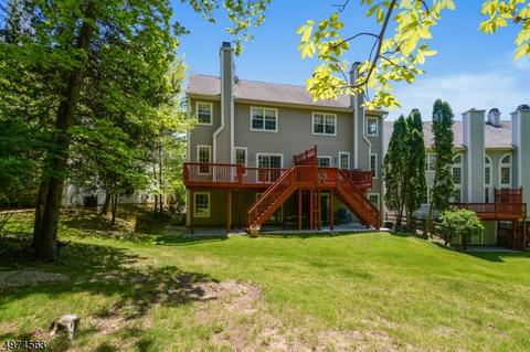 111 Bobolink Ct, Wayne, NJ 07470 photo 4