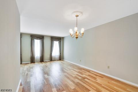 111 Bobolink Ct, Wayne, NJ 07470 photo 12