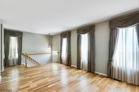 111 Bobolink Ct, Wayne, NJ 07470 photo 8
