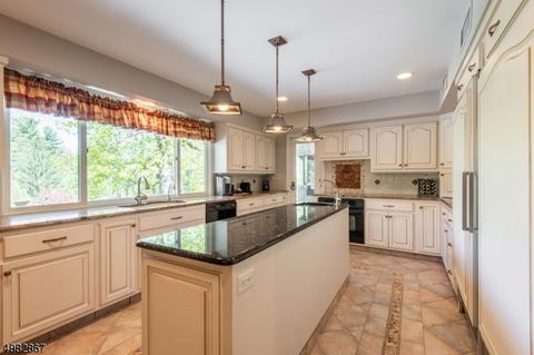 37 E Saddle River Rd, Saddle River, NJ 07458 photo 14