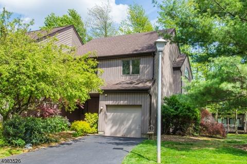 33 Windmill Dr, Morristown, NJ 07960