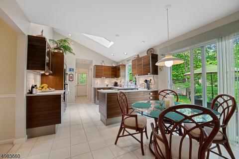 3 Kennedy Ct, Wayne, NJ 07470 photo 11