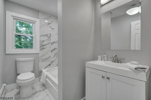 8 Waterway Rd, Wayne, NJ 07470 photo 11