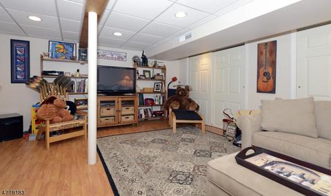 68 Chestnut Dr, Wayne, NJ 07470 photo 21