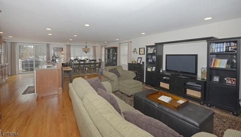 68 Chestnut Dr, Wayne, NJ 07470 photo 6