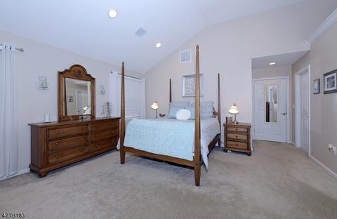 68 Chestnut Dr, Wayne, NJ 07470 photo 15