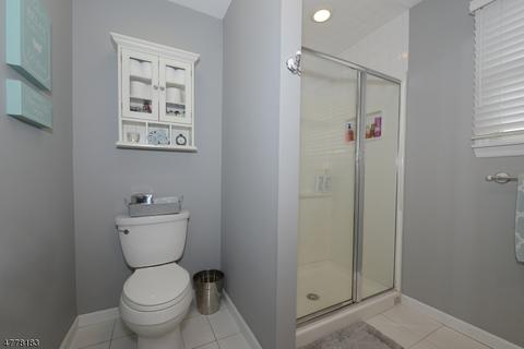 68 Chestnut Dr, Wayne, NJ 07470 photo 17