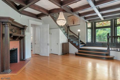 90 Christopher St, Montclair, NJ 07042 photo 4