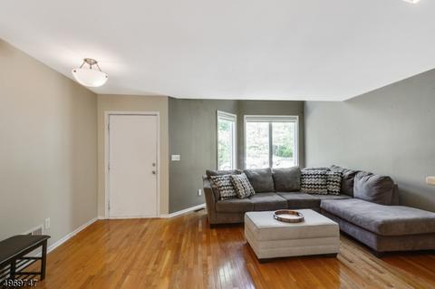 2 Franklin Ct, Mendham, NJ 07945 photo 4