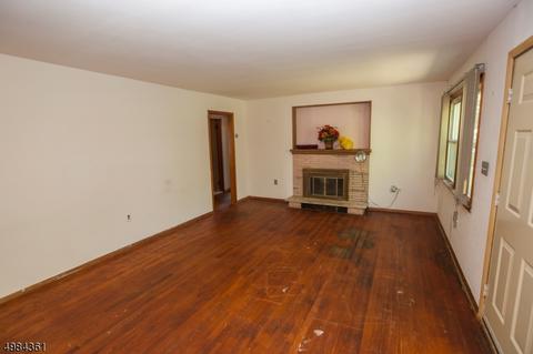 53 Mac Donald Dr, Wayne, NJ 07470 photo 2