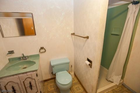 53 Mac Donald Dr, Wayne, NJ 07470 photo 13