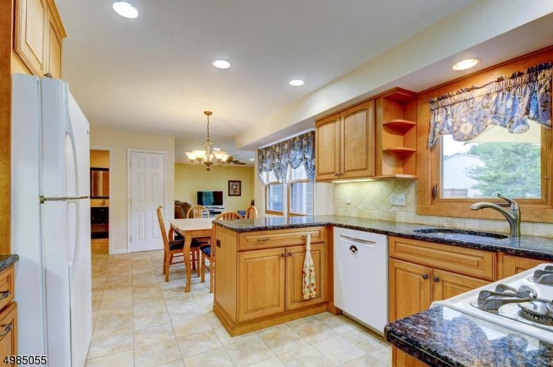  69 Rohill Rd, Hillsborough, NJ 08844 photo 8
