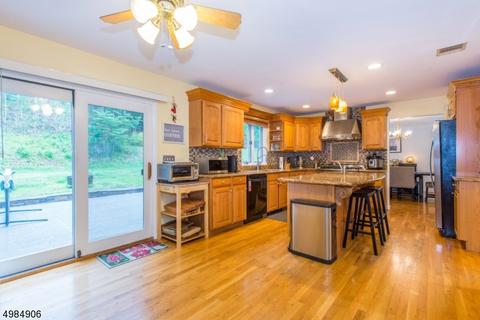 28 Smith Ln, Wayne, NJ 07470 photo 6
