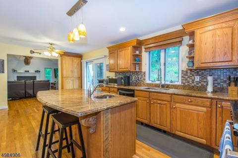 28 Smith Ln, Wayne, NJ 07470 photo 9