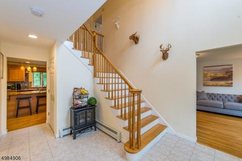 28 Smith Ln, Wayne, NJ 07470 photo 4
