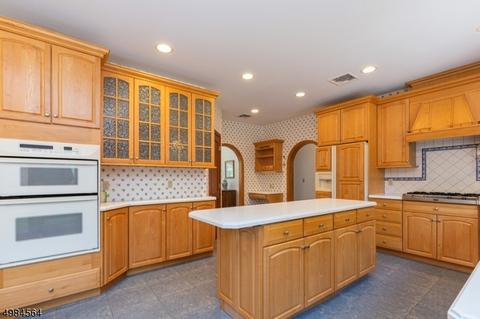 394 Terhune Dr, Wayne, NJ 07470 photo 13