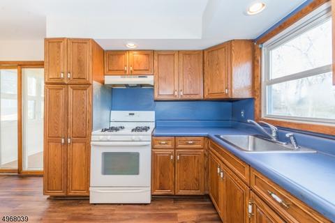 17 Joseph Pl, Wayne, NJ 07470 photo 5