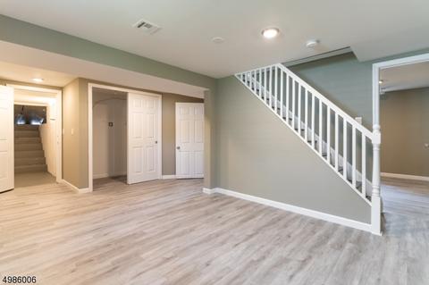 19 Park Ave, Wanaque Boro, NJ 07420 photo 12