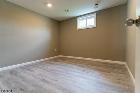 19 Park Ave, Wanaque Boro, NJ 07420 photo 14